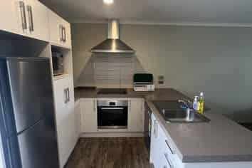 6/173 Knighton Road, Hillcrest