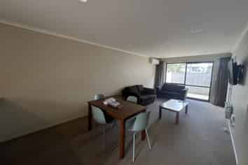 6/173 Knighton Road, Hillcrest