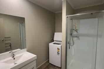 6/173 Knighton Road, Hillcrest