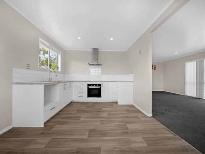 20 Frobisher Way, Clendon Park