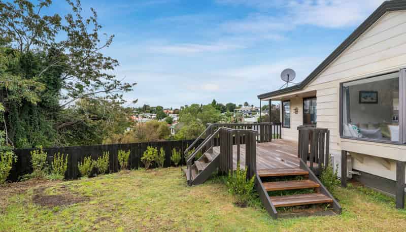15 Ferndown Close, Brookfield