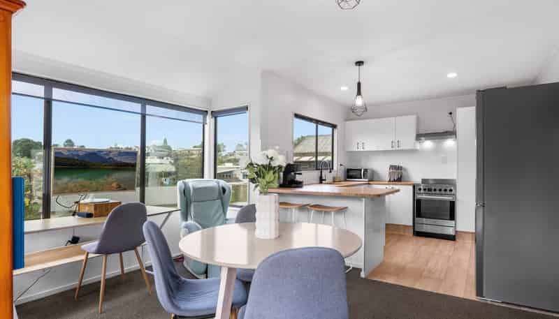 15 Ferndown Close, Brookfield