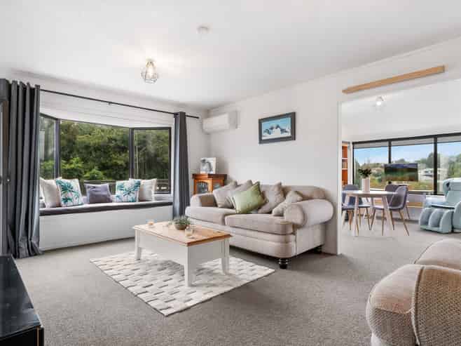 15 Ferndown Close, Brookfield