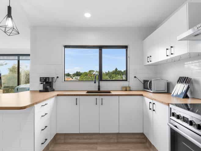 15 Ferndown Close, Brookfield