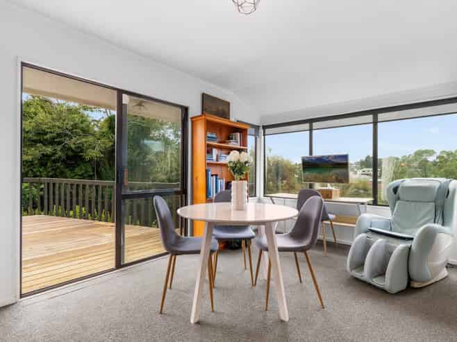 15 Ferndown Close, Brookfield