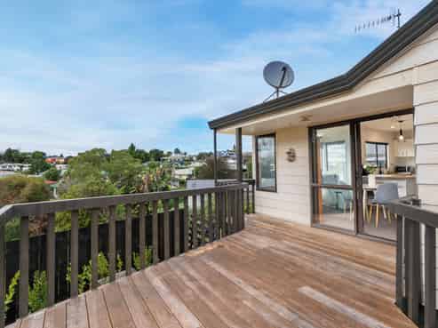 15 Ferndown Close, Brookfield