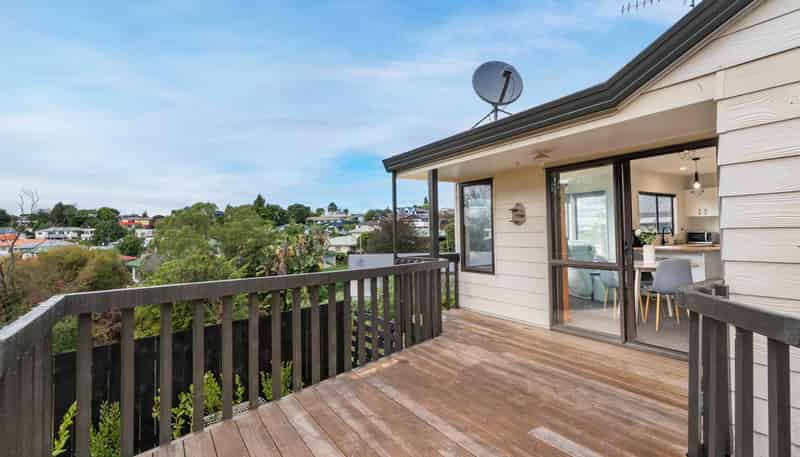 15 Ferndown Close, Brookfield