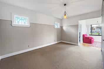 5669A West Coast Road, Springfield