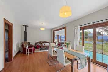 5669A West Coast Road, Springfield