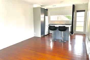 6/16 Lancing Road, Sandringham