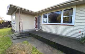 1 Dampier Avenue, Awapuni