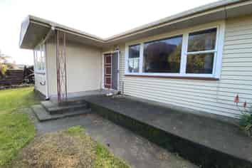 1 Dampier Avenue, Awapuni