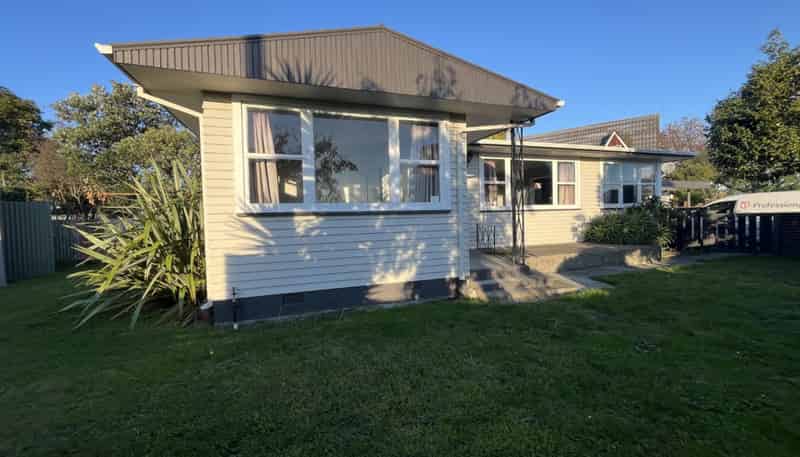 1 Dampier Avenue, Awapuni
