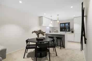 12/8 Dock Street, Freemans Bay