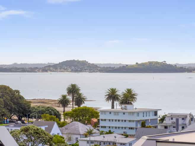 21 Benbow Street, Saint Heliers