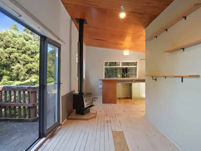 45 Takahe Road, Titirangi