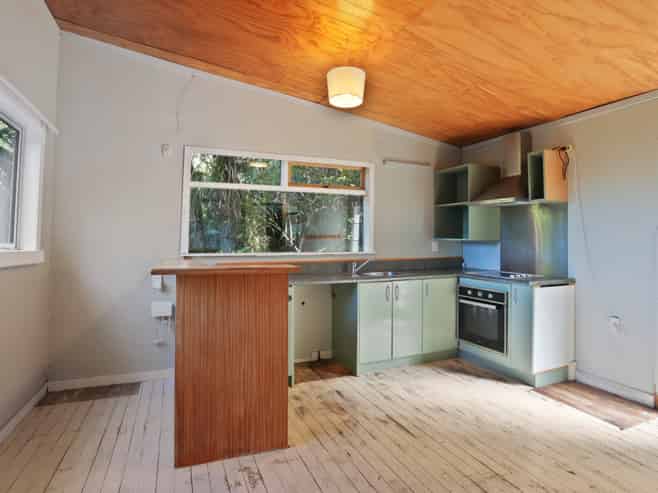 45 Takahe Road, Titirangi