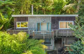 45 Takahe Road, Titirangi