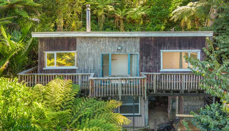 45 Takahe Road, Titirangi