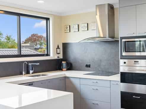 17 Blakewell Place, Beachlands