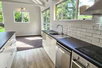 28A Riversdale Drive, Merrilands