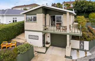 62 Easther Crescent, Kew