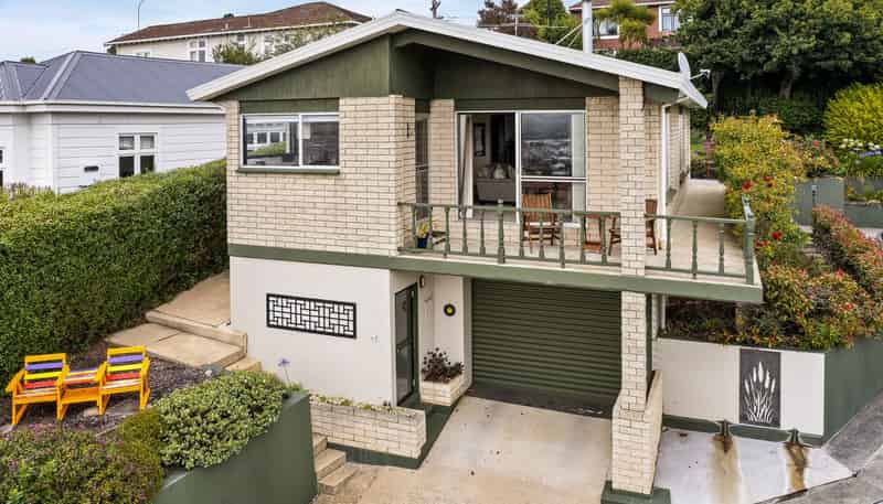 62 Easther Crescent, Kew