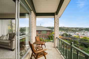 62 Easther Crescent, Kew