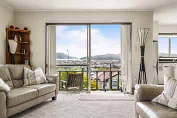 62 Easther Crescent, Kew