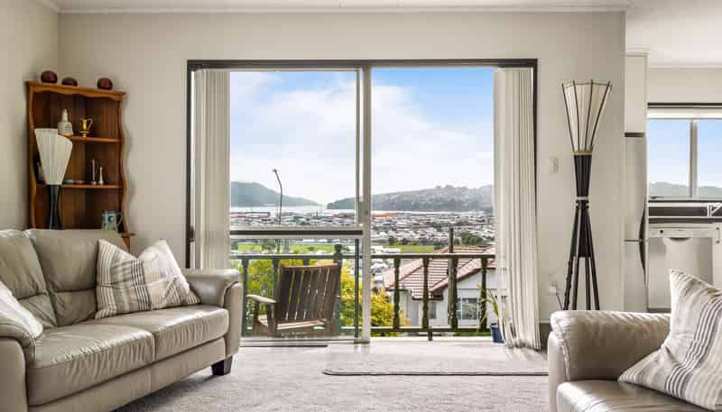 62 Easther Crescent, Kew
