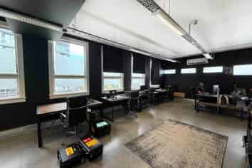 MODERN SALE STREET OFFICE
