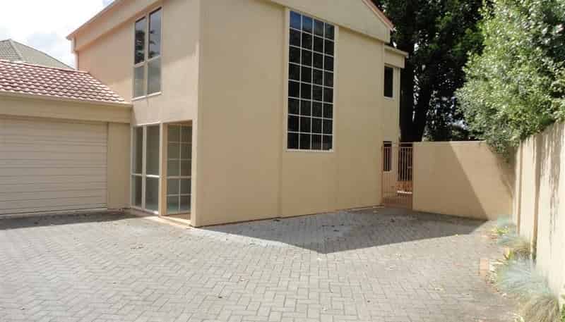 165b Fraser Street, Avenues