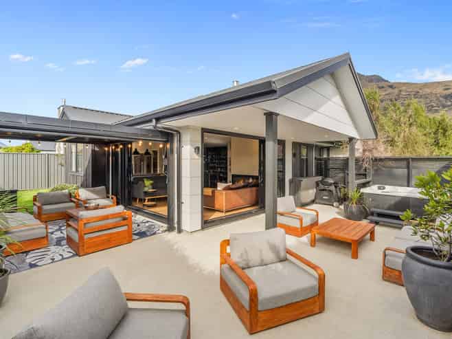 1 Myles Way, Lower Shotover