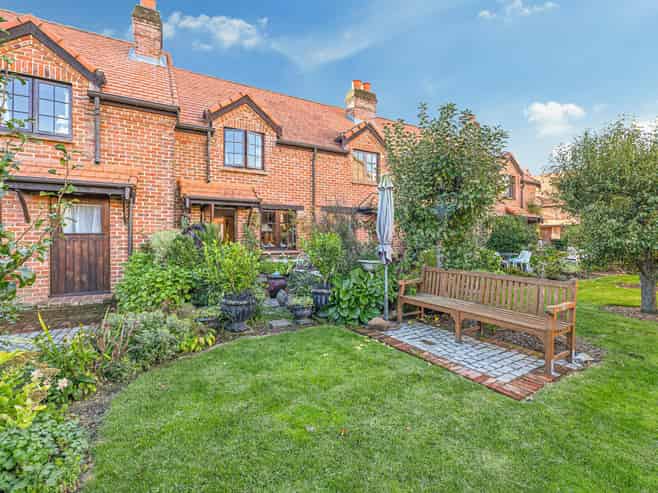 4/6 Quiet Woman Way, Monaco