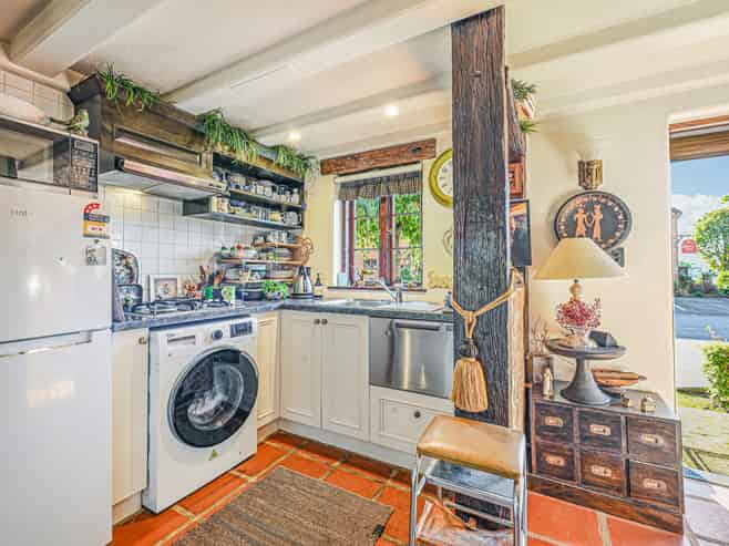 4/6 Quiet Woman Way, Monaco