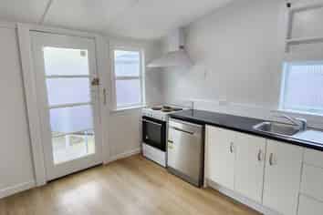 9 Mahoe Street, Strandon