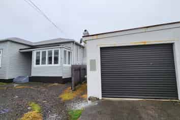 9 Mahoe Street, Strandon