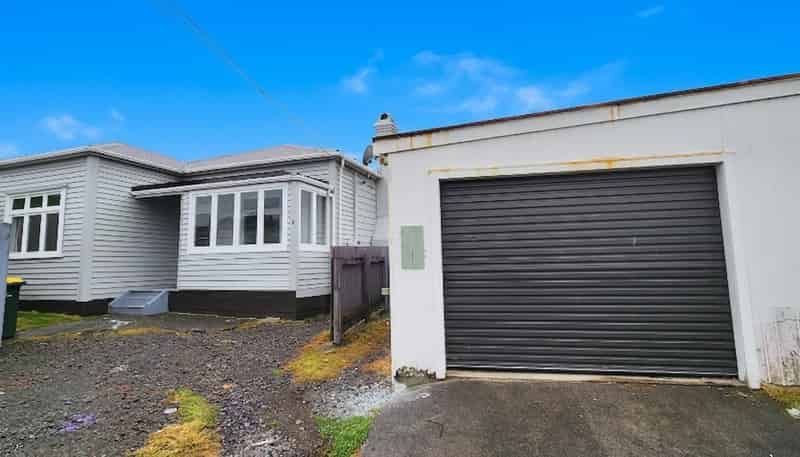 9 Mahoe Street, Strandon