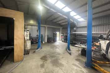 200sqm Industrial Building for Lease