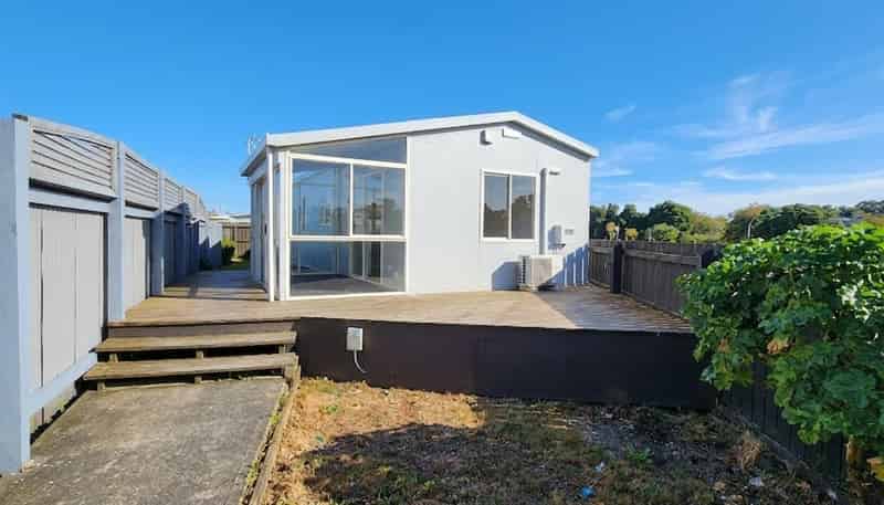 9A Mahoe Street, Strandon