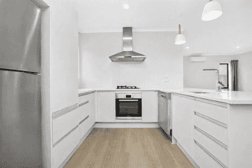 12 Springside Court, Huntington