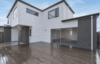 12 Springside Court, Huntington