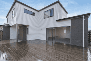 12 Springside Court, Huntington