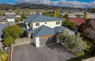 6 Gaylee Place, Redwoodtown