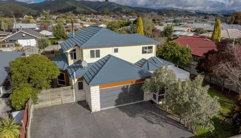 6 Gaylee Place, Redwoodtown