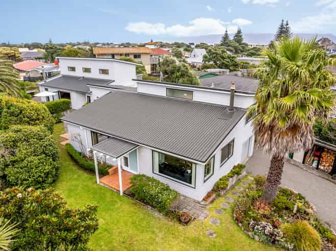 10 Fenside Street, Waikanae Beach