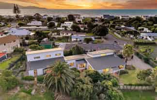 10 Fenside Street, Waikanae Beach