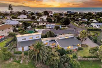 10 Fenside Street, Waikanae Beach