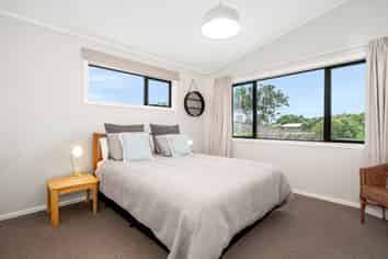10 Fenside Street, Waikanae Beach