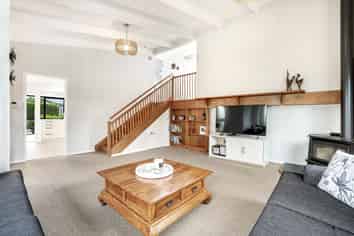 10 Fenside Street, Waikanae Beach